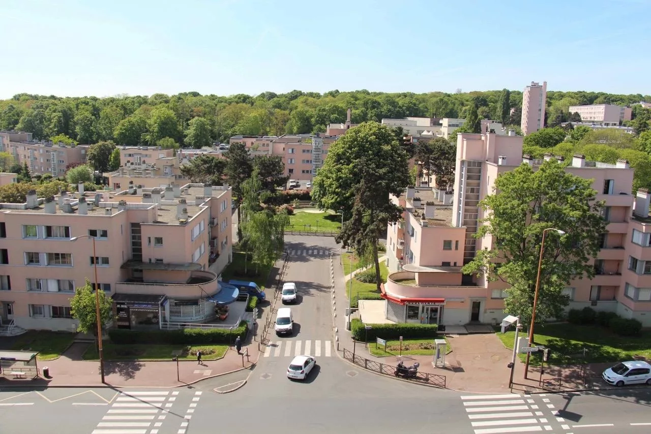 Réhabilitation et restructuration d’un ensemble immobilier dans la cité jardin de la Butte Rouge. image n° 1255