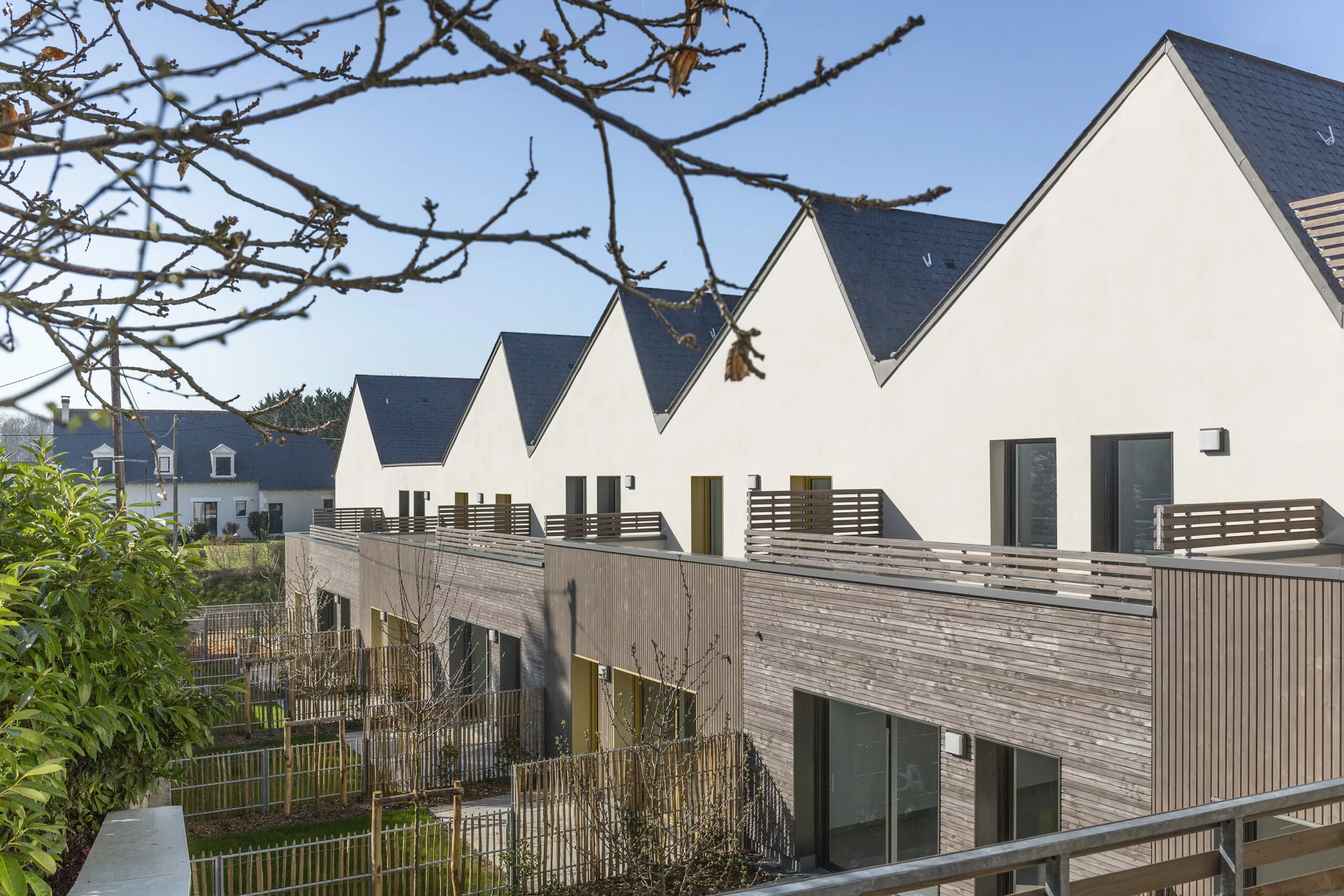 les terrasses et jardins privatifs des maisons groupées